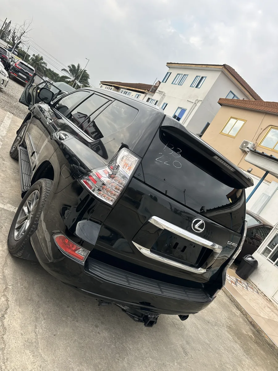 2016 Lexus GX640 - View 3