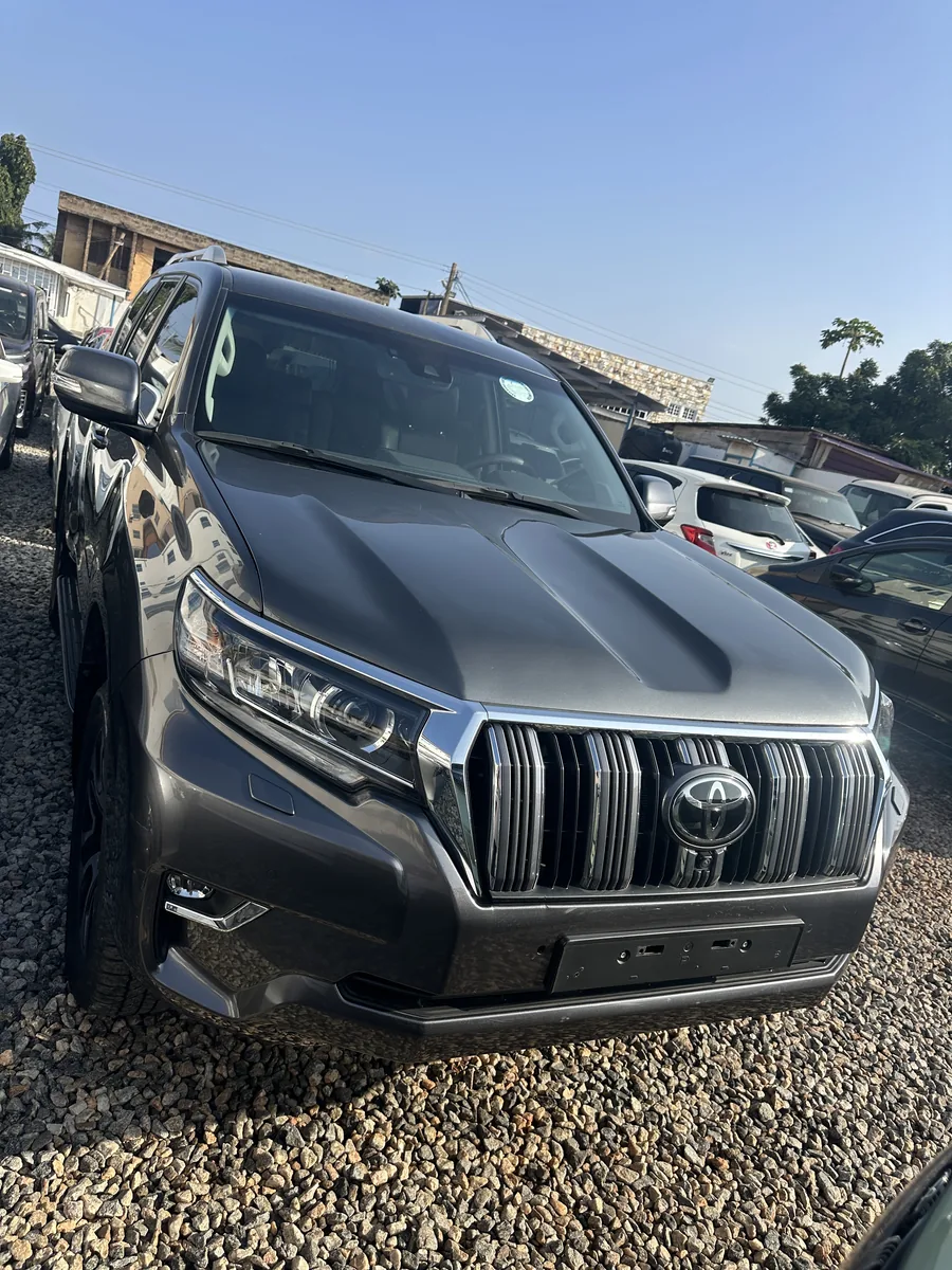 Toyota Land Cruiser Prado - Additional View