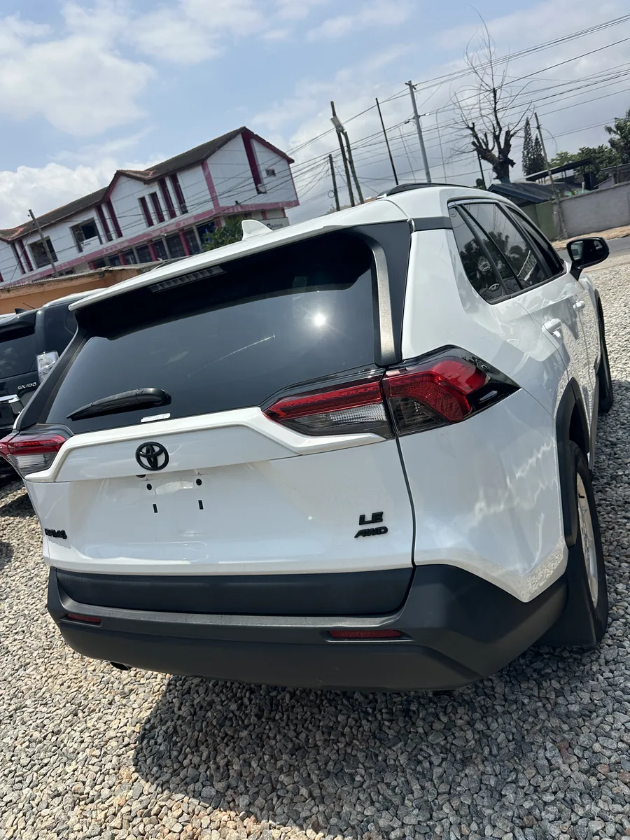 2020 Toyota Rav4 - View 6