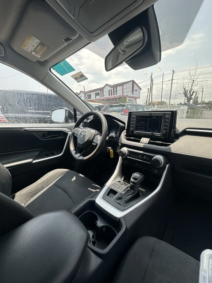 2020 Toyota Rav4 - View 4